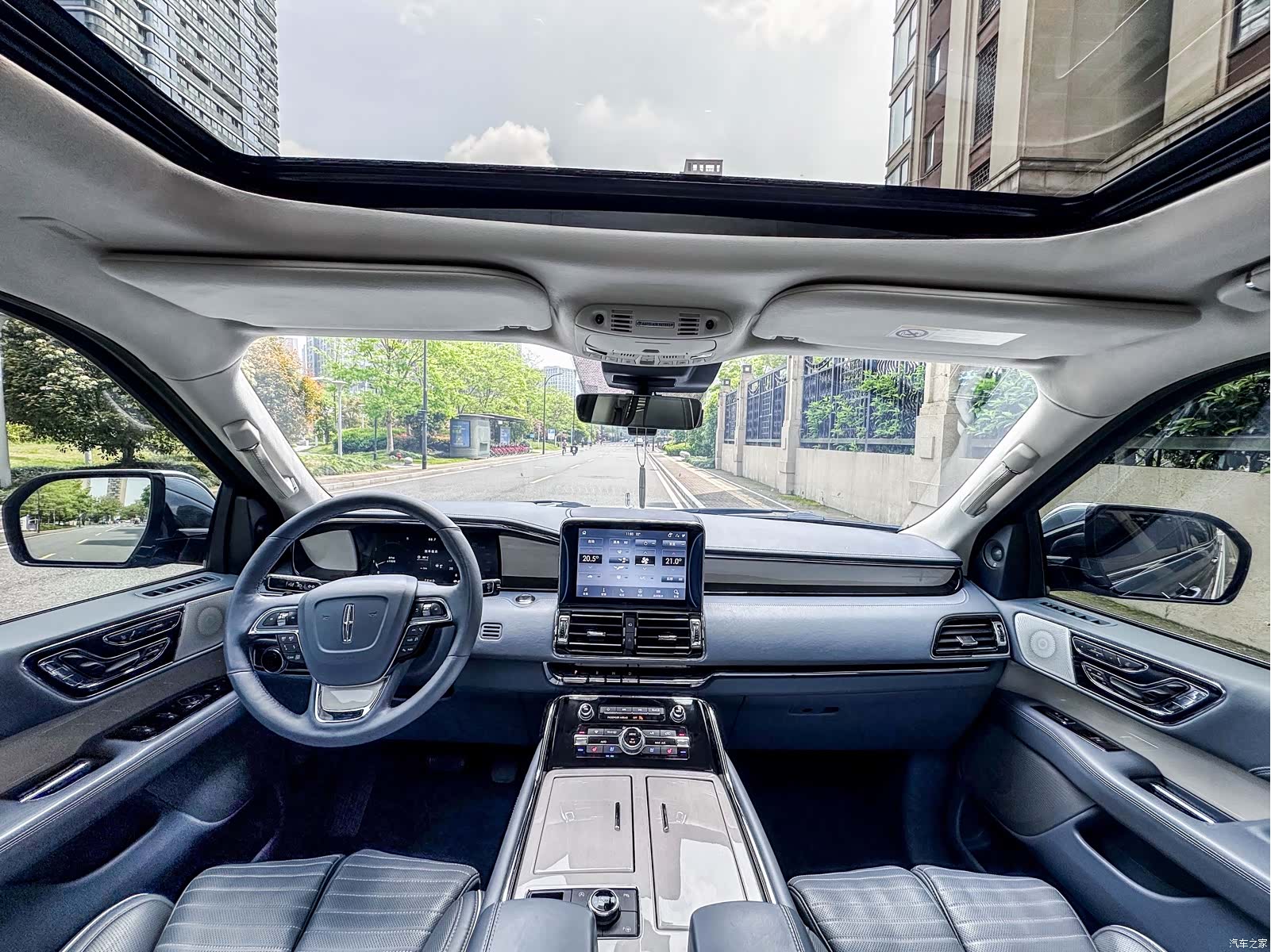 Lincoln Navigator, 2020 19