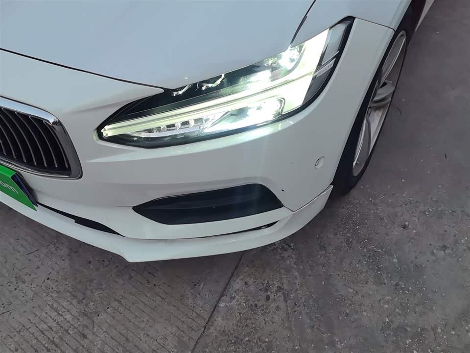 Volvo S90
