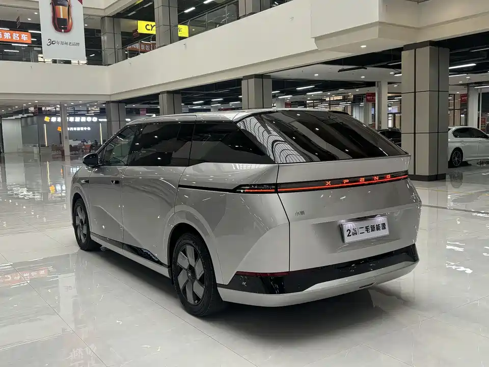 XPENG X9