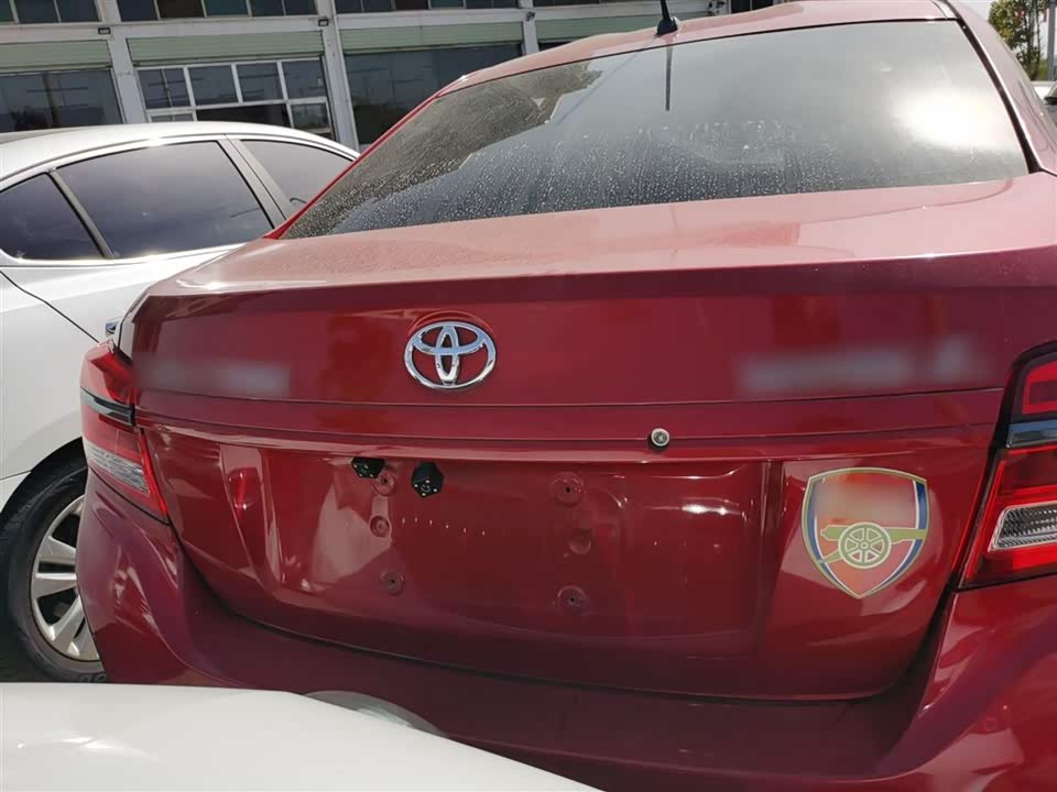 Toyota YARiS L to enjoy