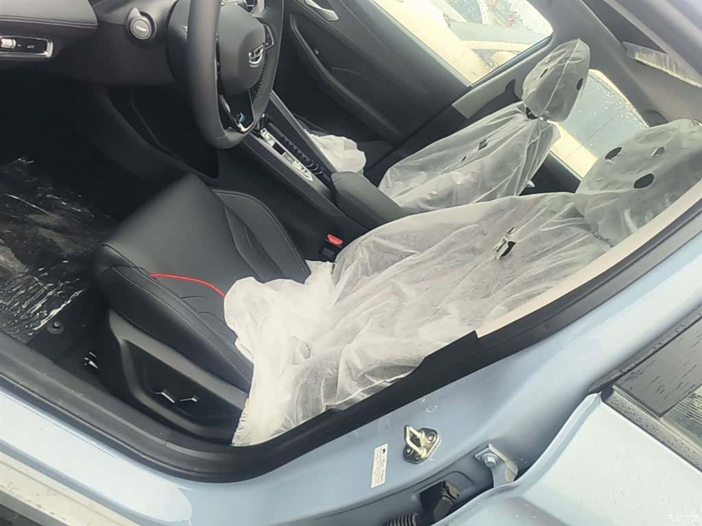 Geely Binray, 2026 15