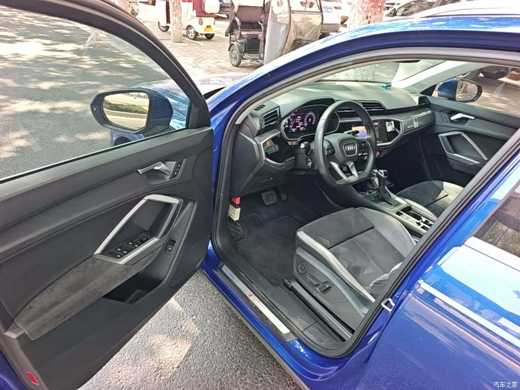 Audi Q3, 2019 16