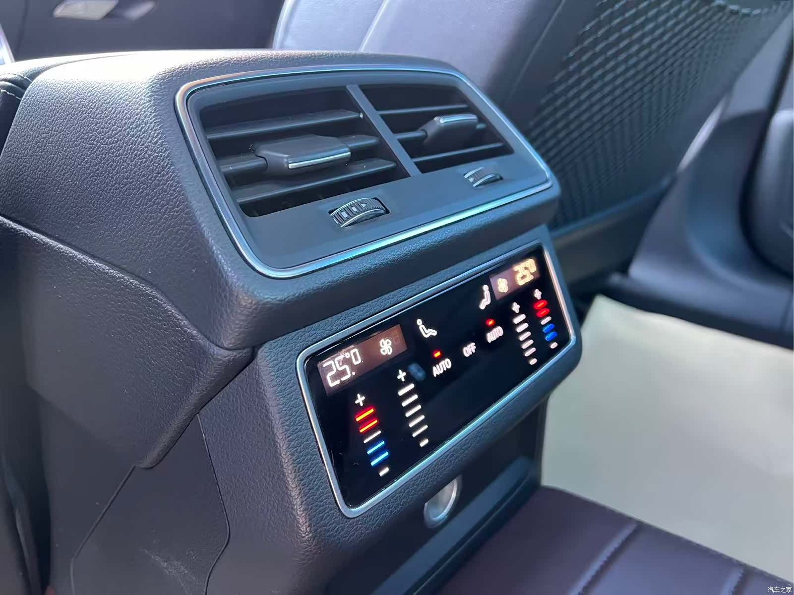 Audi A6L, 2022 все фото