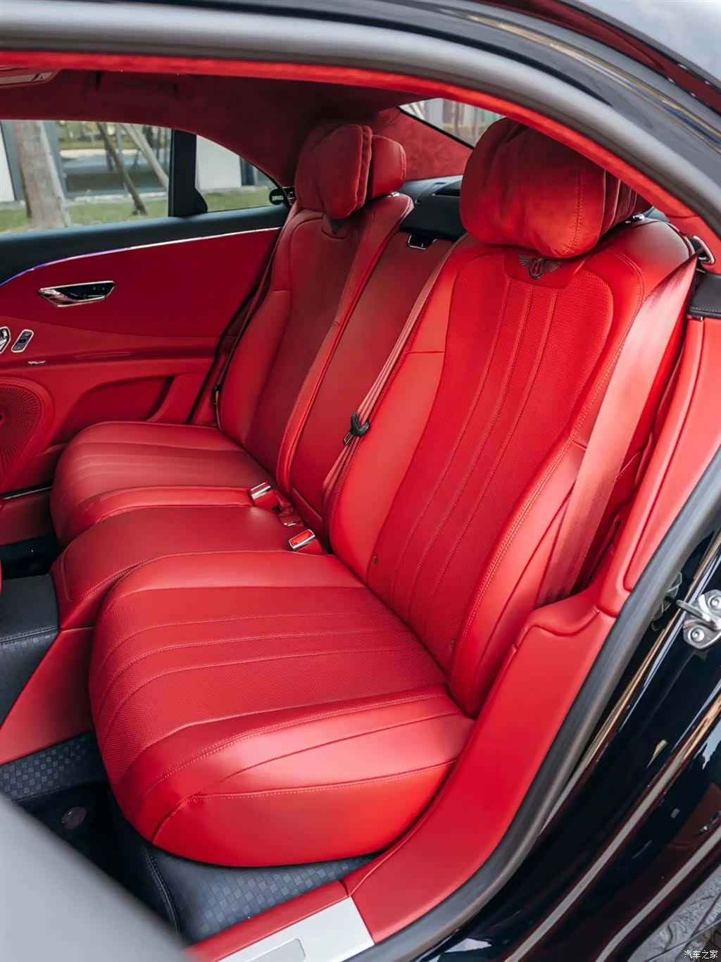 Bentley Flying Spur, 2022 все фото