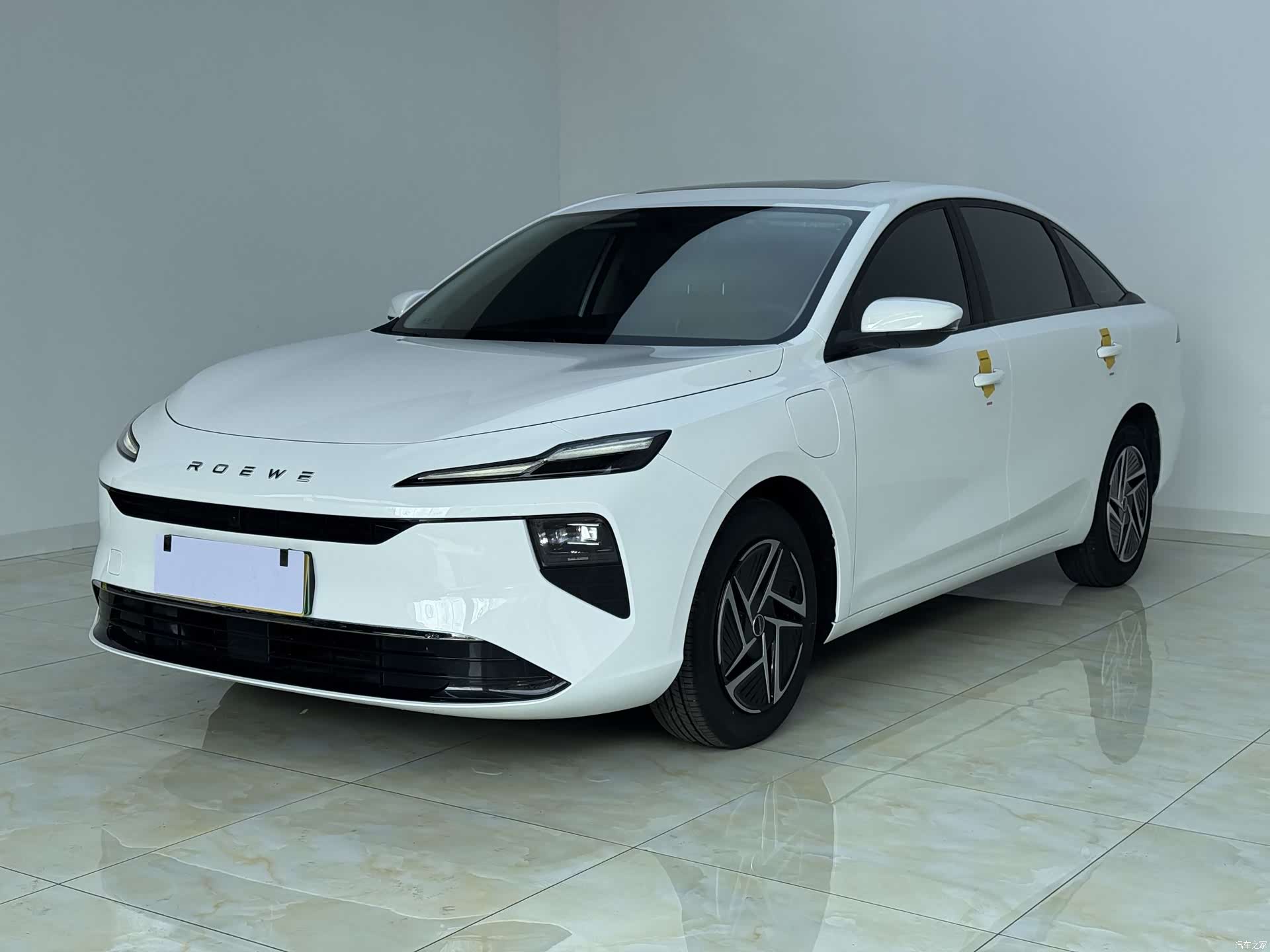 Roewe D6, 2025 1