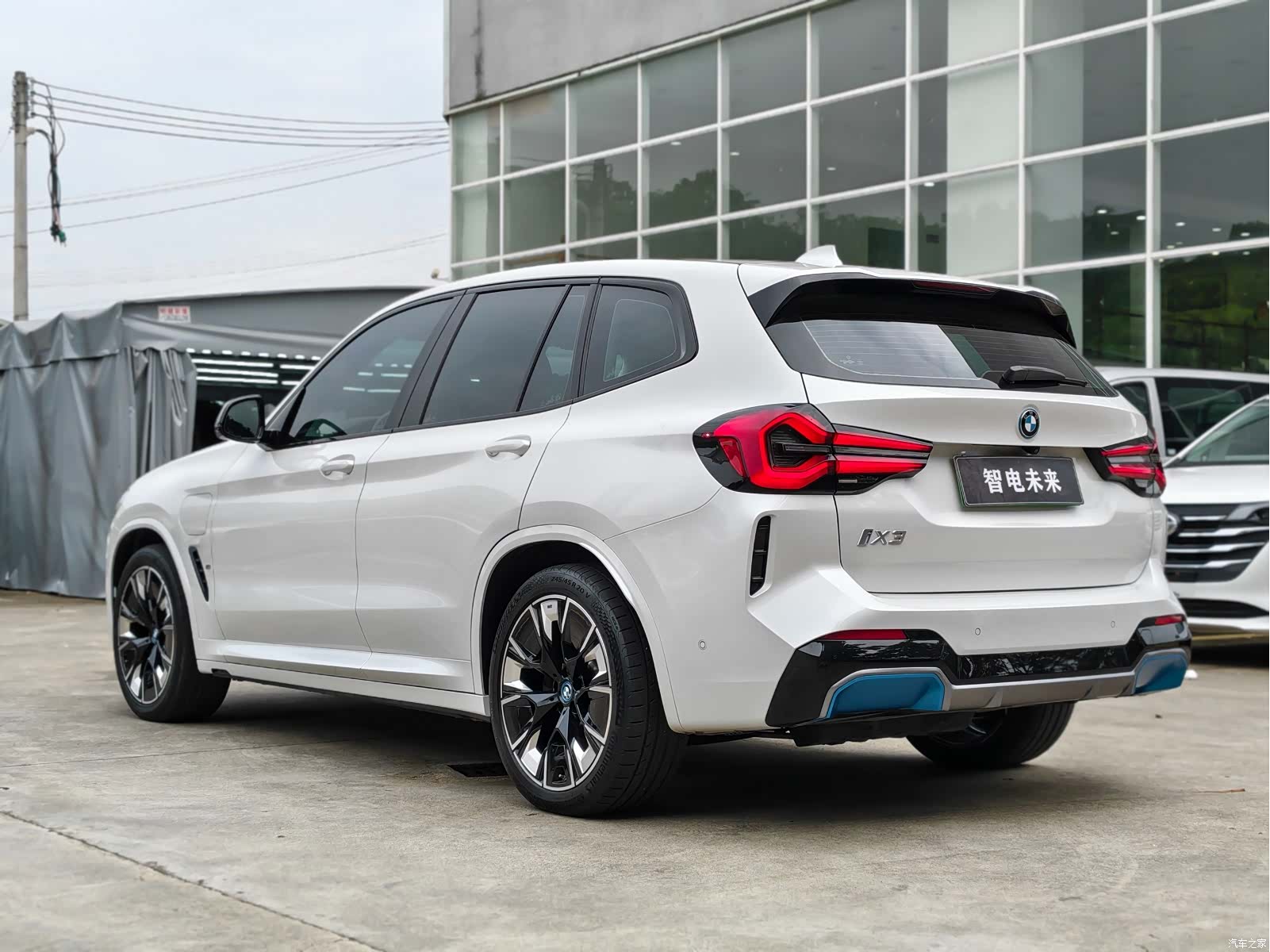 BMW iX3, 2021 4