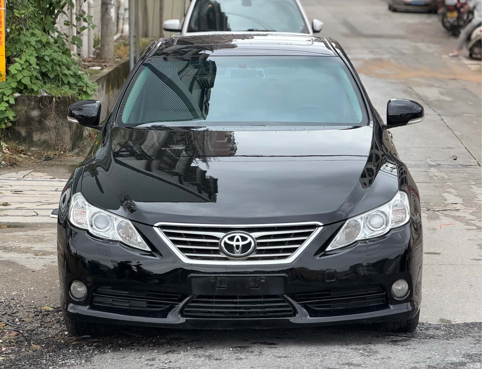 Toyota 2.5V, 2011 2