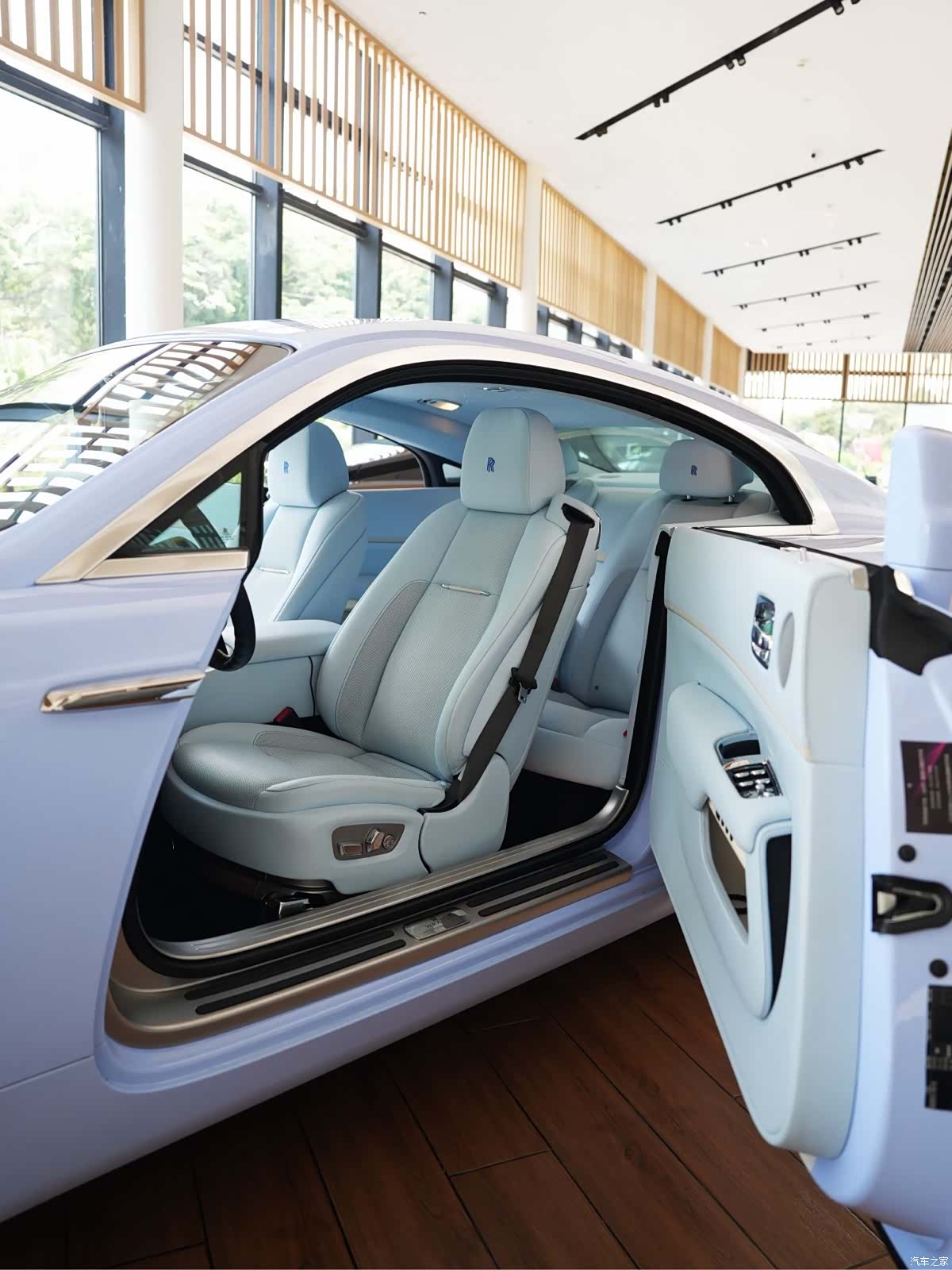 Rolls-Royce Wraith, 2021 10