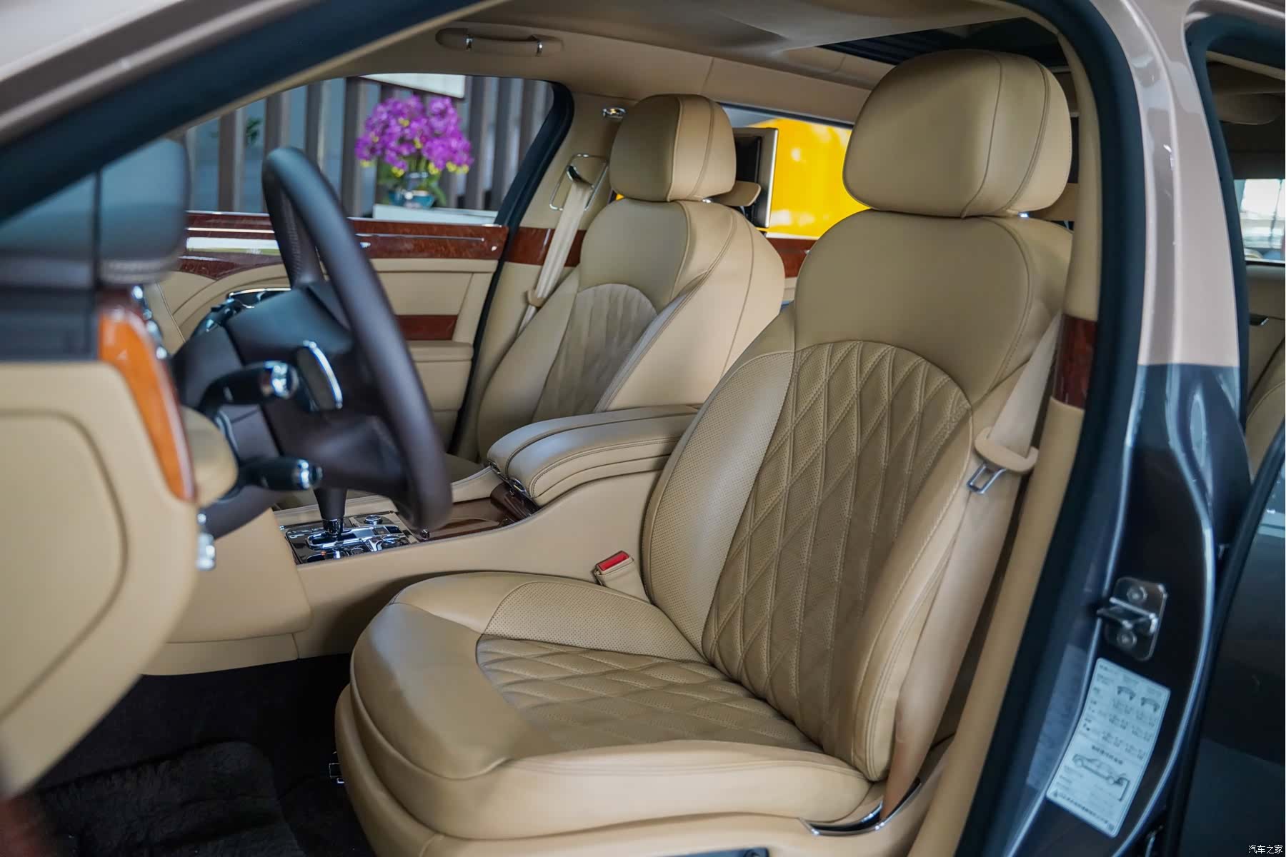 Bentley Mulsanne, 2018 12