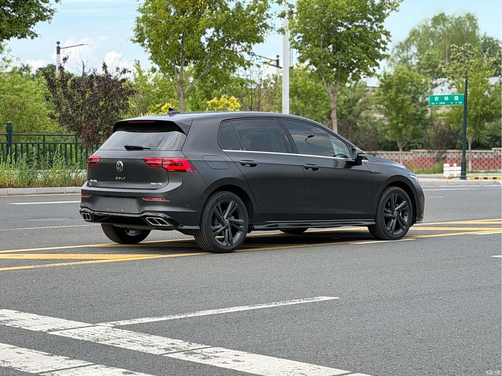 Volkswagen Golf, 2022 все фото