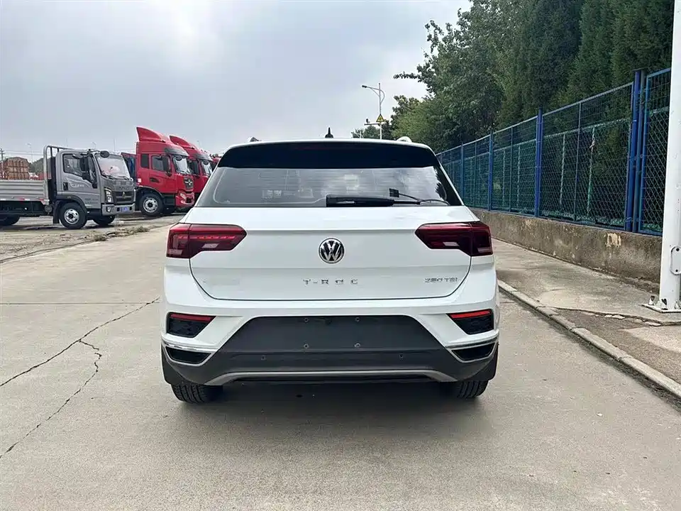 Volkswagen T-ROC exploring Songs