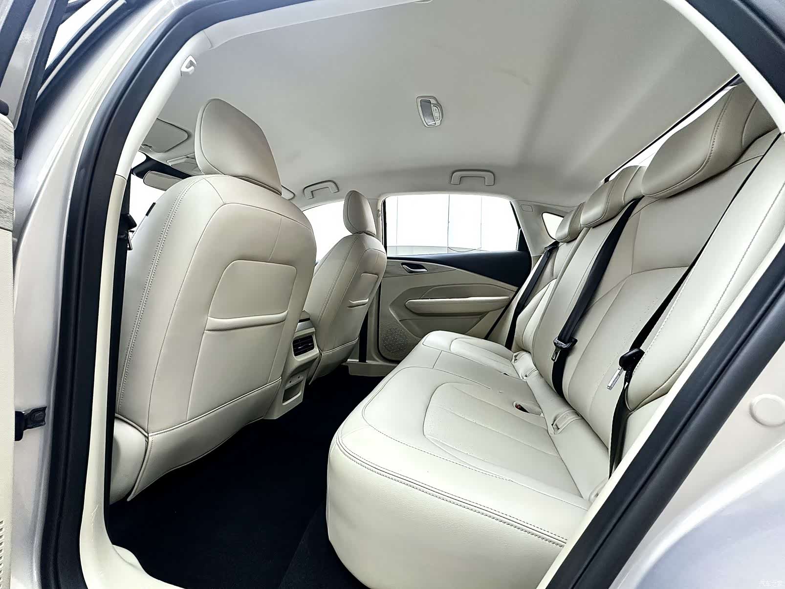Wuling Starlight, 2024 7