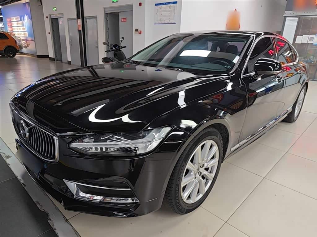 Volvo S90