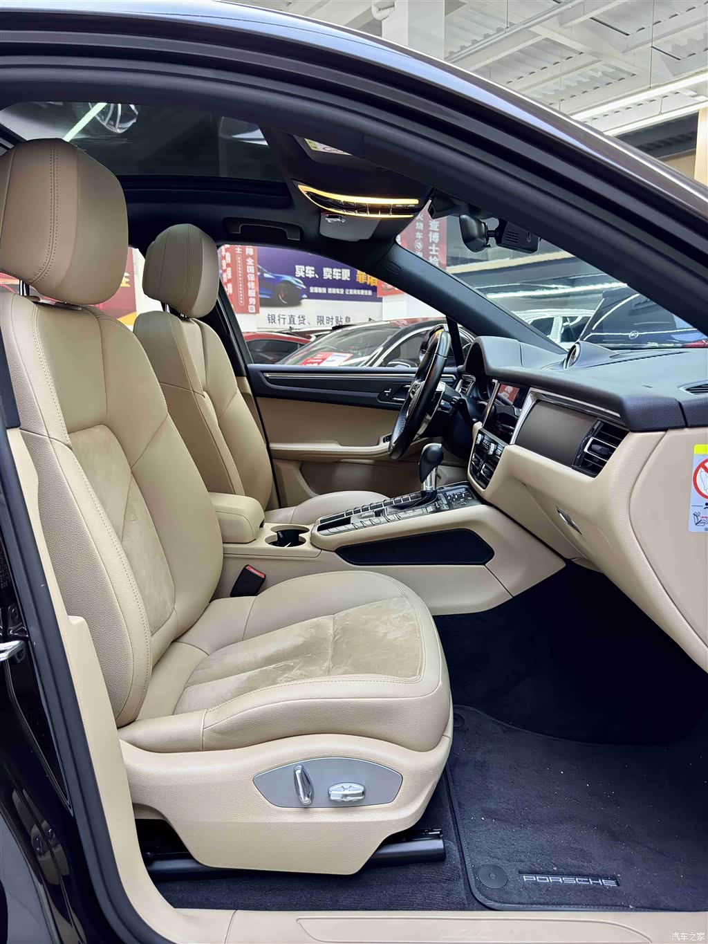 Porsche Macan, 2020 все фото
