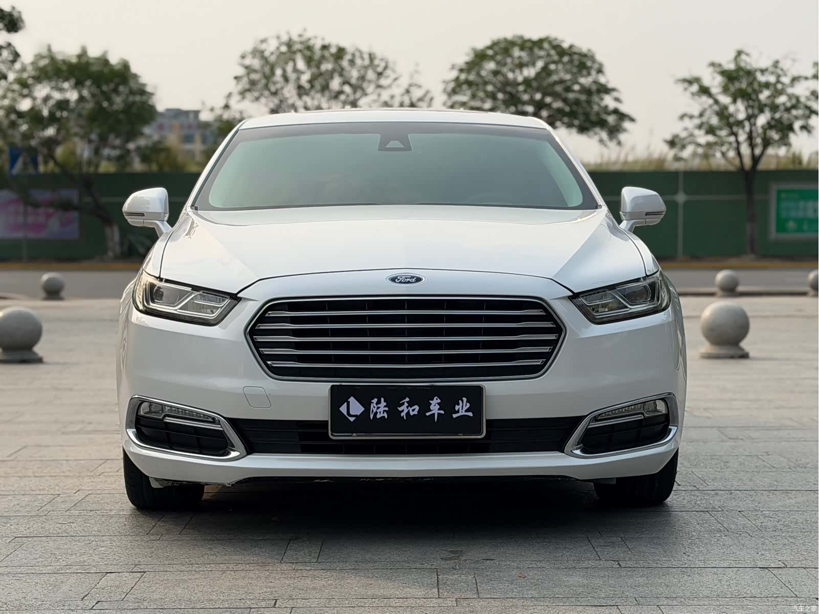 Ford Taurus, 2017 2