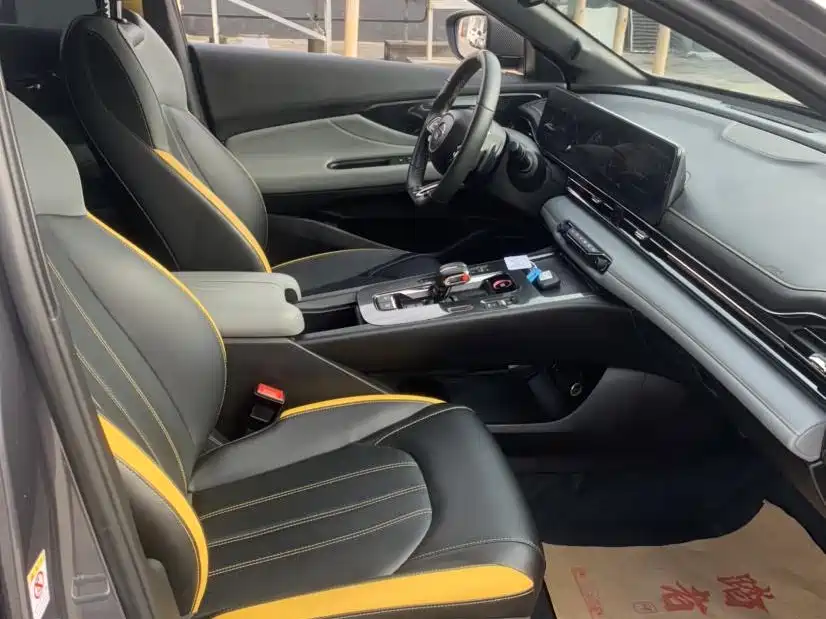 Trumpchi Shadow Leopard