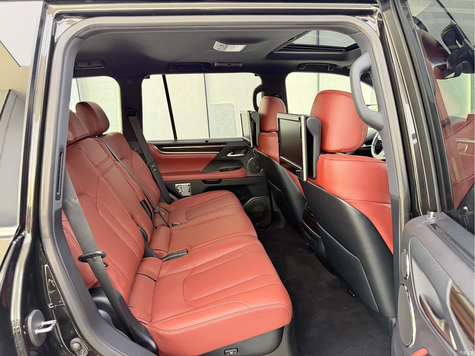 Lexus LX, 2020 7