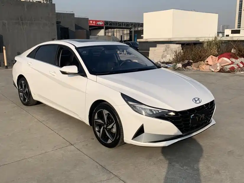 Hyundai Elantra