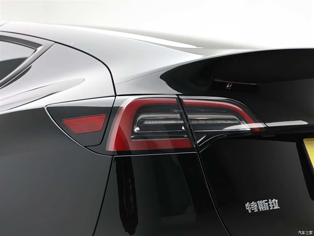 Tesla Model Y, 2023 7