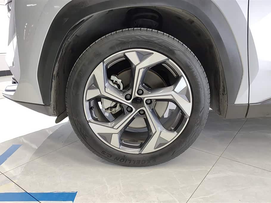 Geely Atlas L