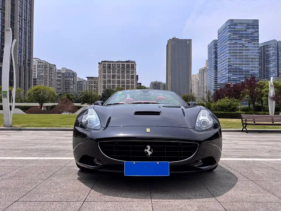 Ferrari California T
