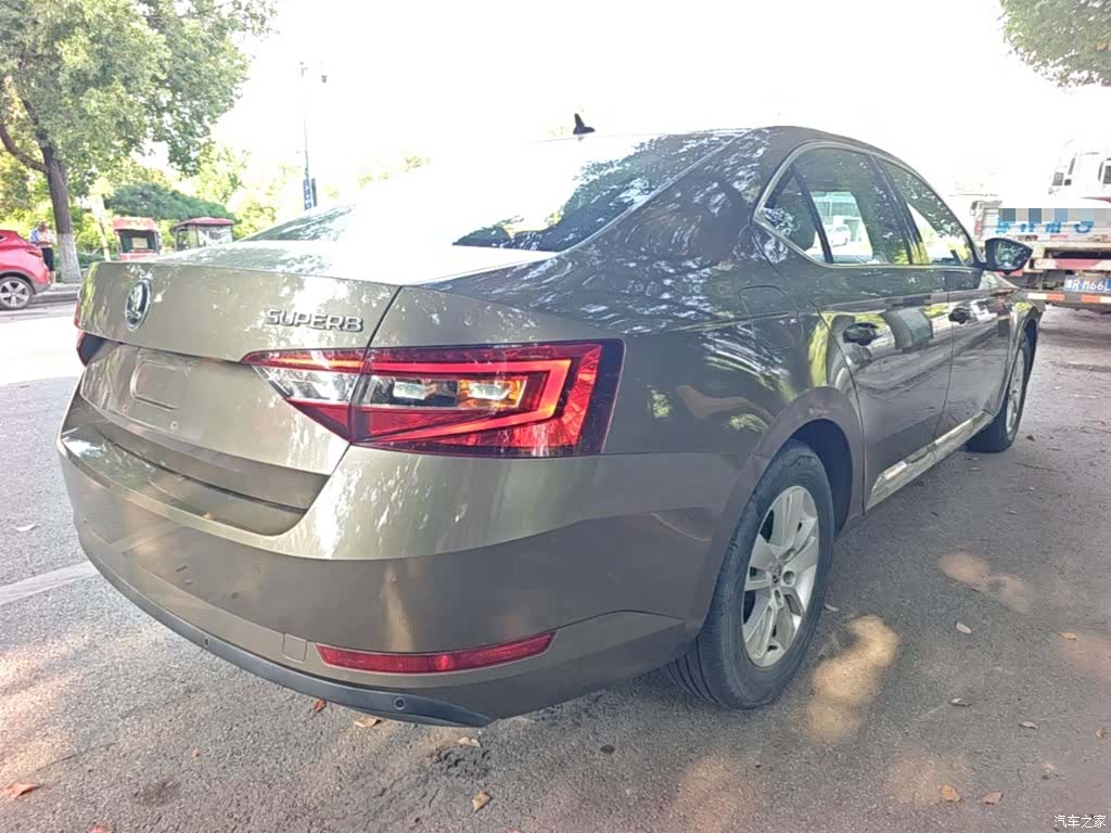 Skoda Superb, 2018 7