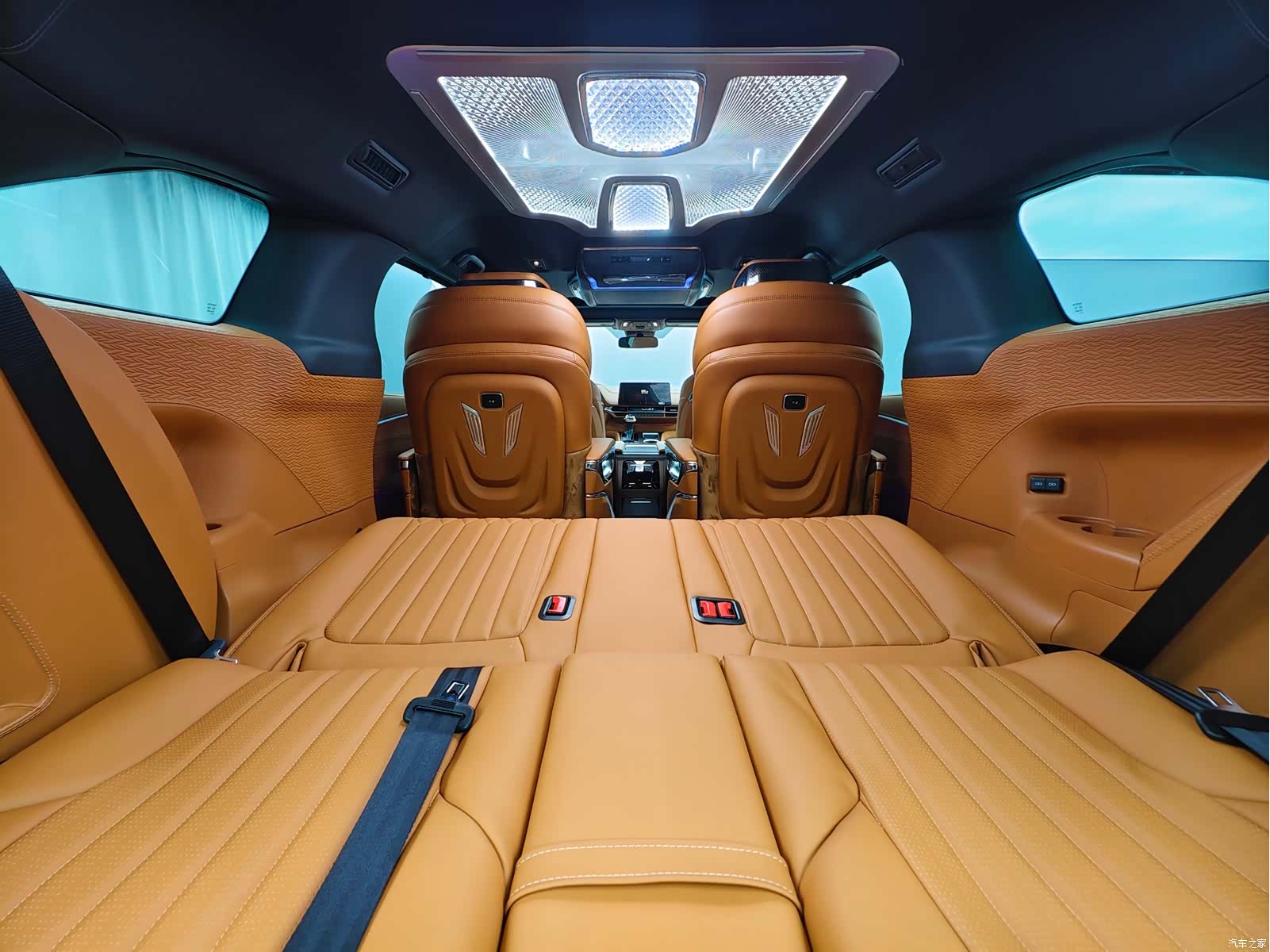 Toyota Granvia, 2026 36