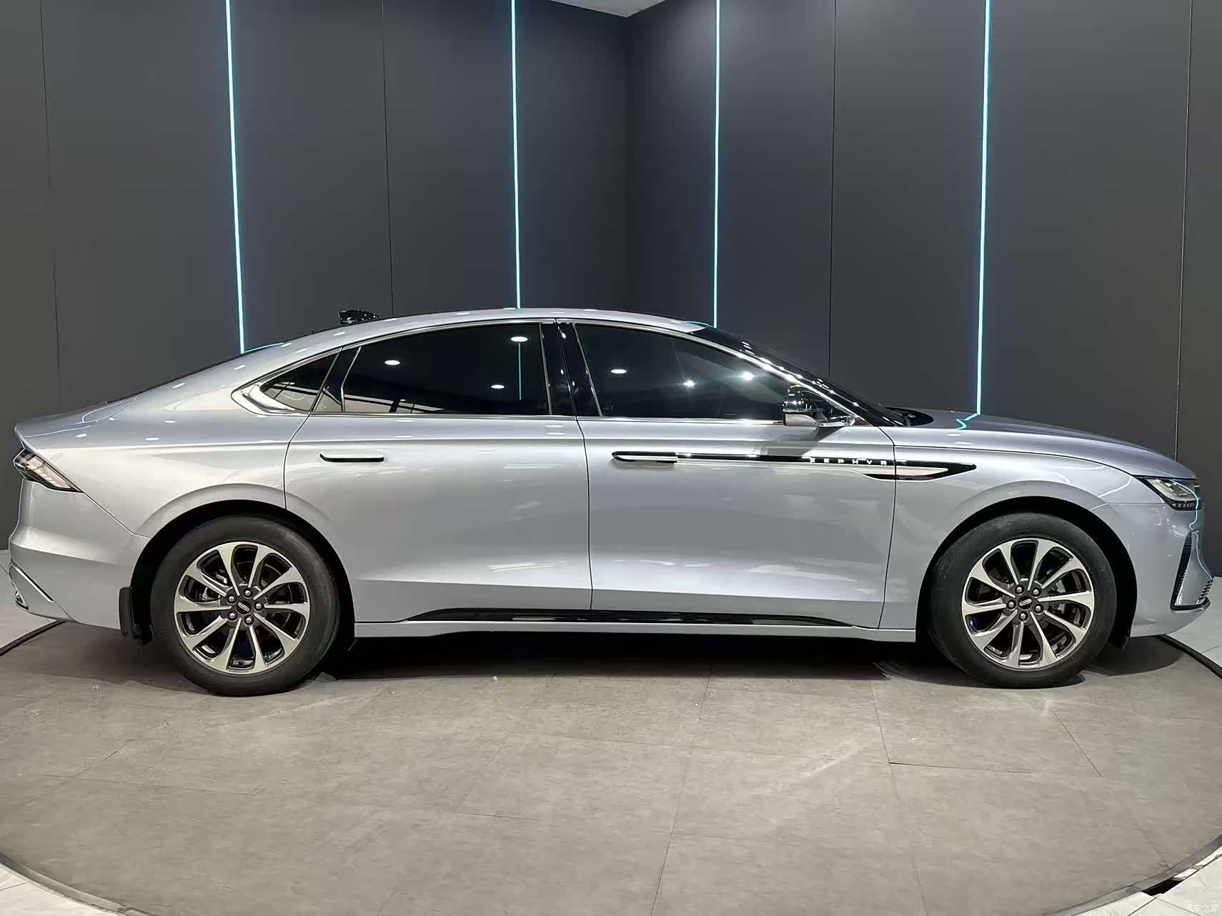 Lincoln Z, 2022 все фото