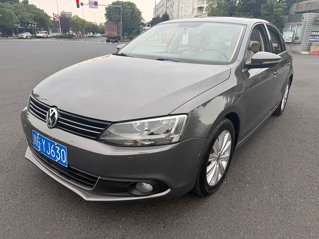 Volkswagen Sagitar 2014 1.6L AT Comfort