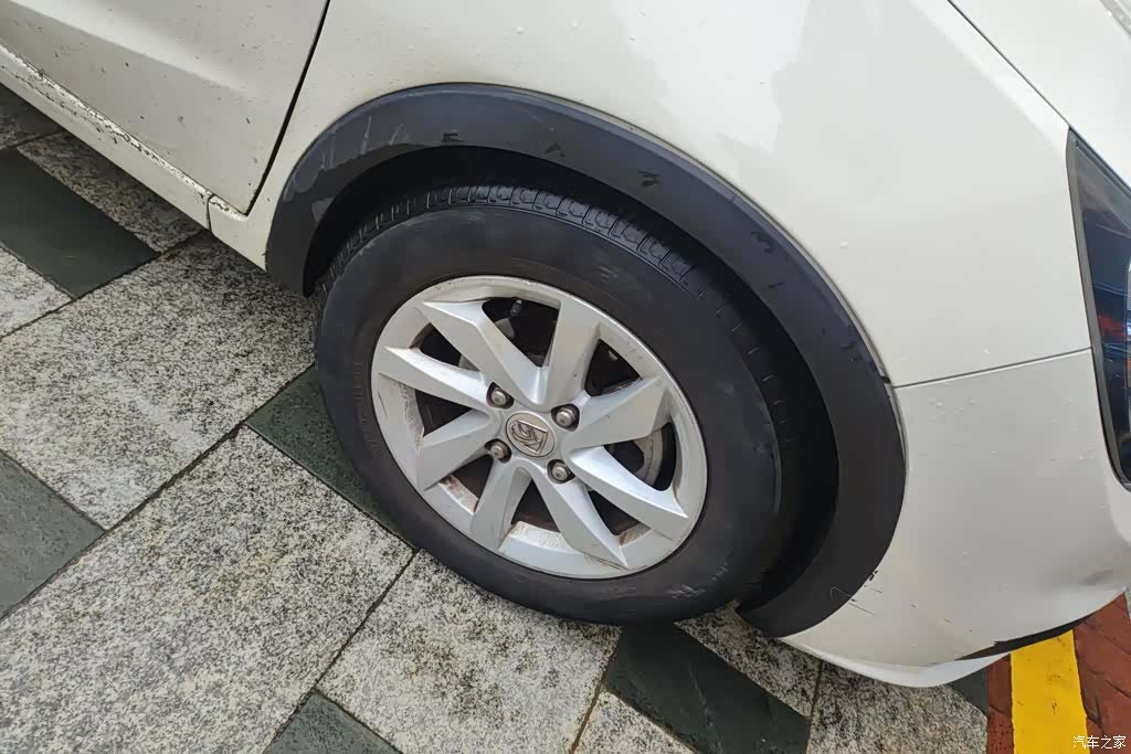 Wuling 310W, 2019 6