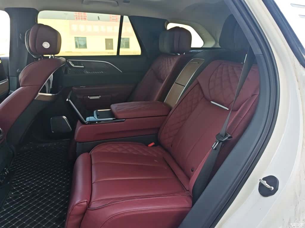 Hongqi E-HS9, 2023 17