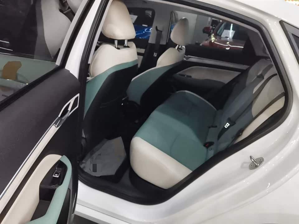 Geely Emgrand L HiP Geely Emgrand L HiP