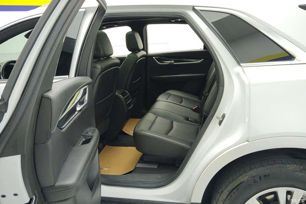 Cadillac XT5, 2022 11