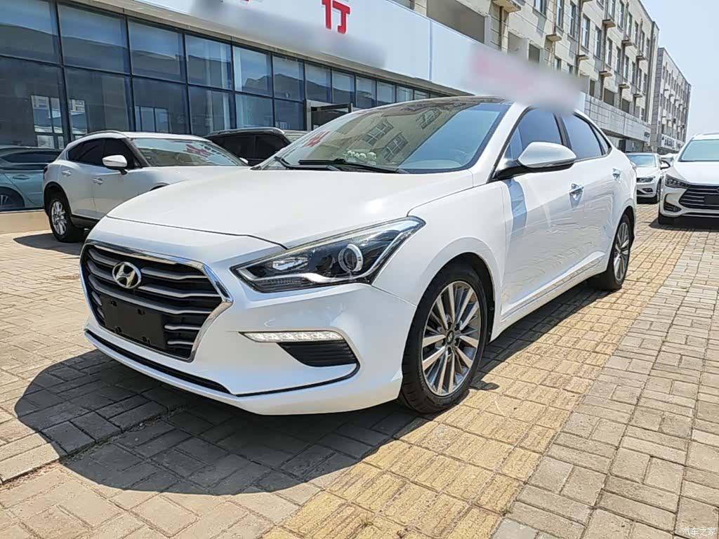 Hyundai DLX, 2017 2
