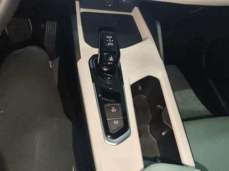 Geely Emgrand L HiP Geely Emgrand L HiP