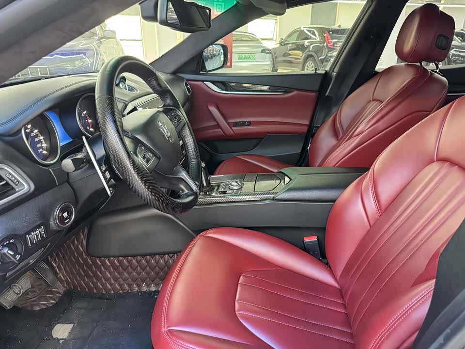 Maserati Ghibli Maserati Ghibli