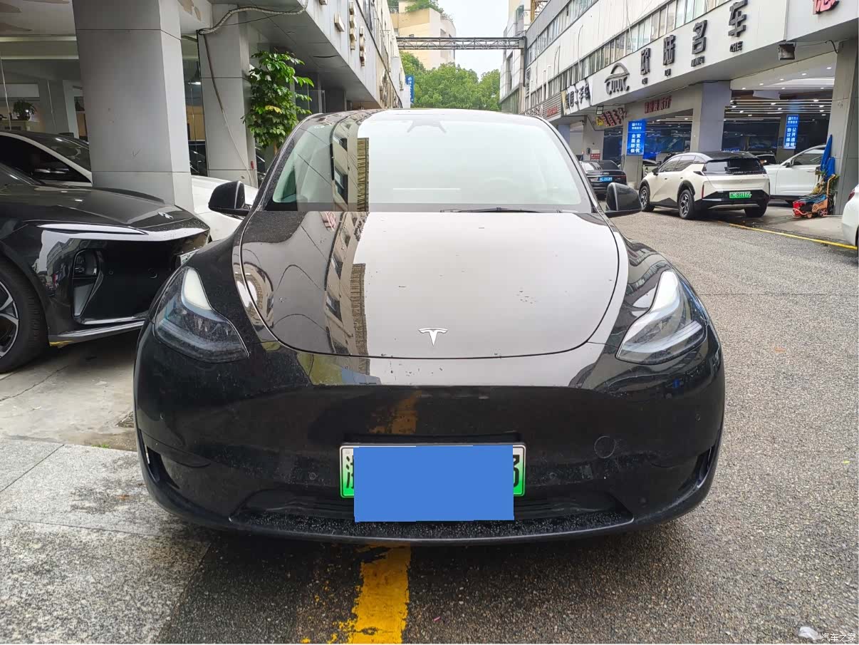 Tesla Model Y, 2023 3