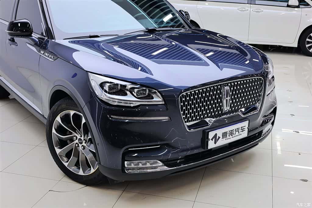 Lincoln Aviator, 2022 11