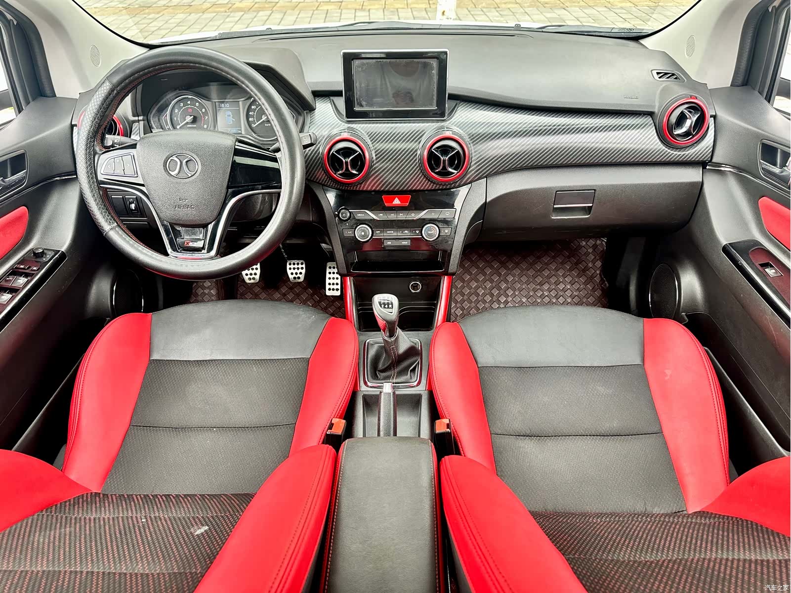 BAIC X25, 2016 31