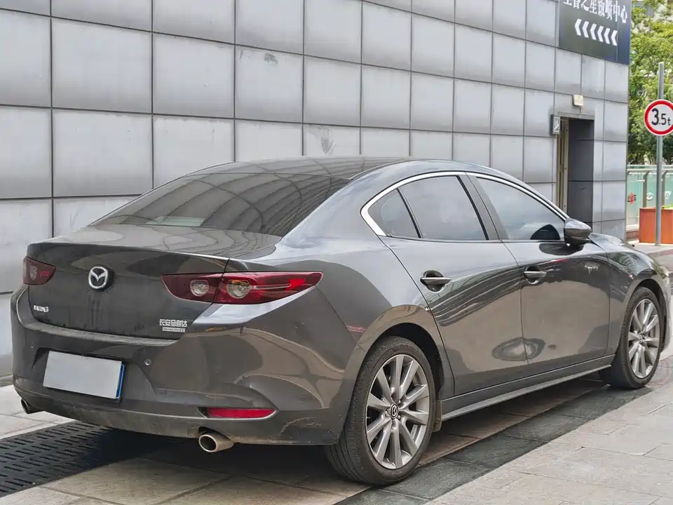 Mazda 3 Angkesaila