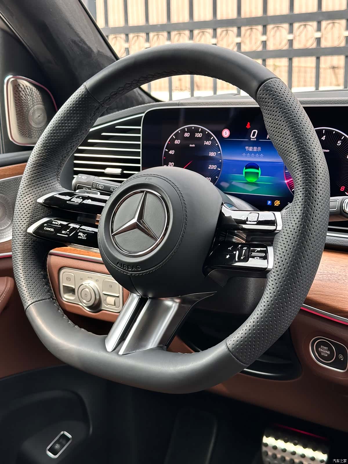 Mercedes-Benz GLS, 2024 24