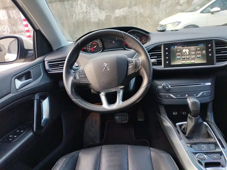 Peugeot 308S