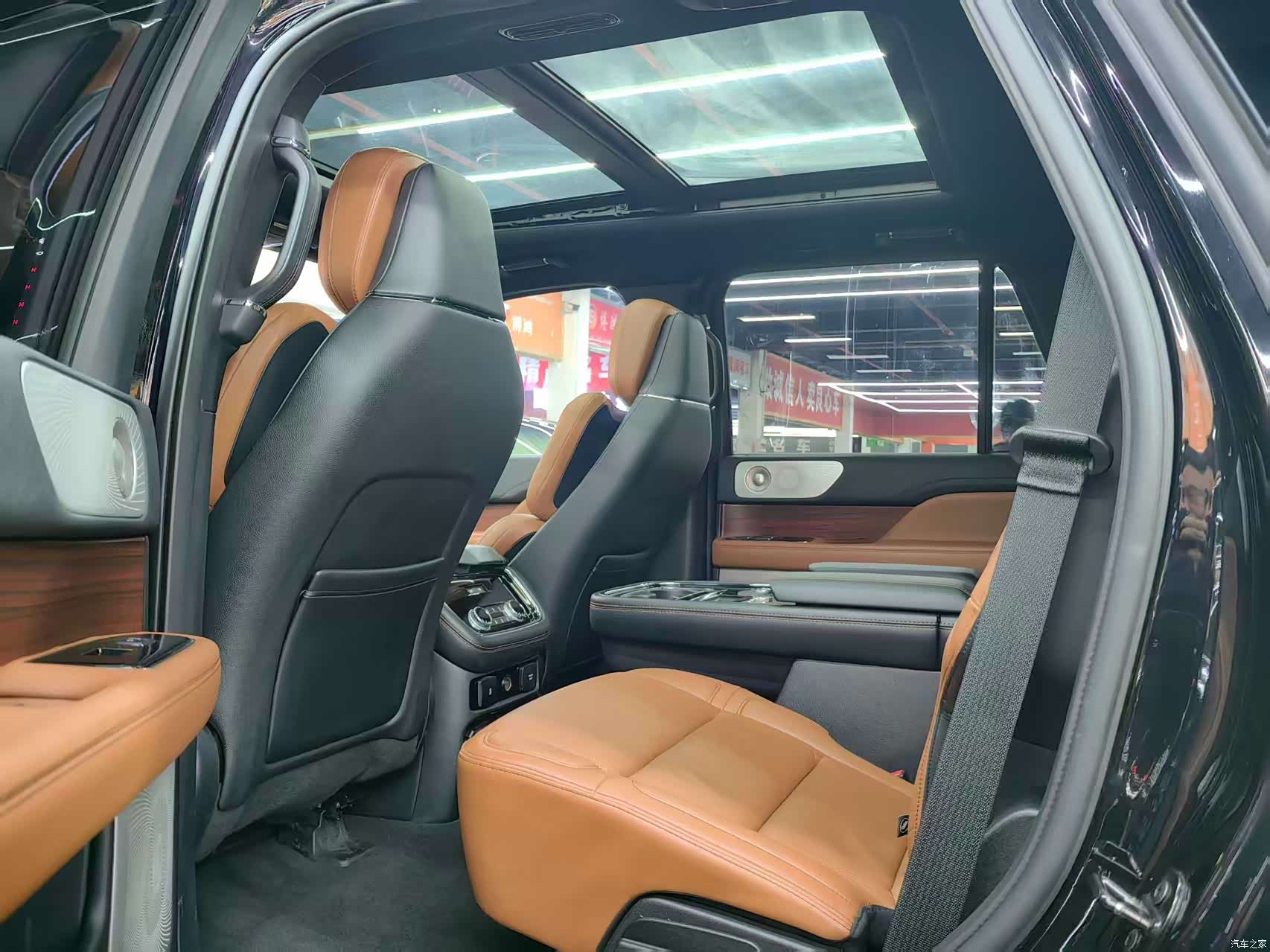 Lincoln Navigator, 2021 12
