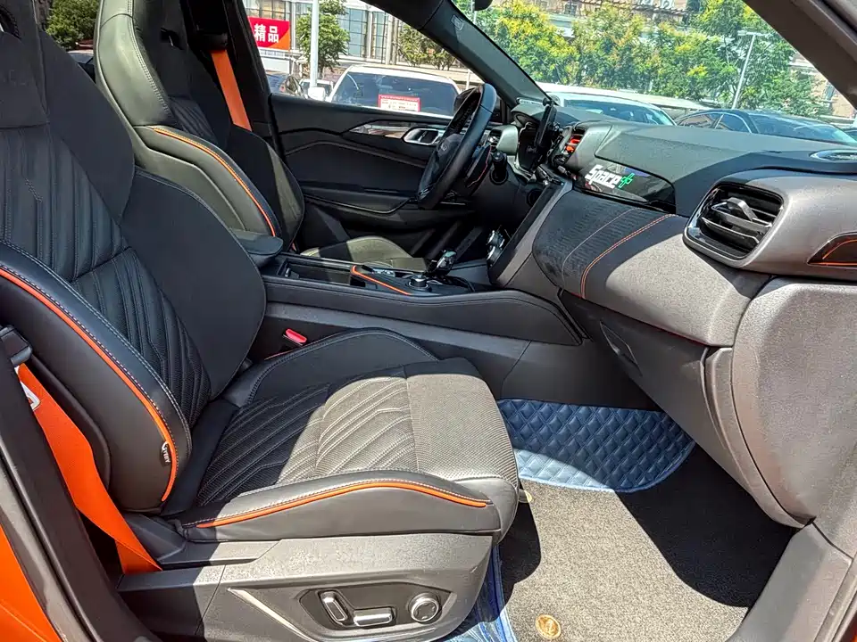 Lynk & Co 02 Hatchback