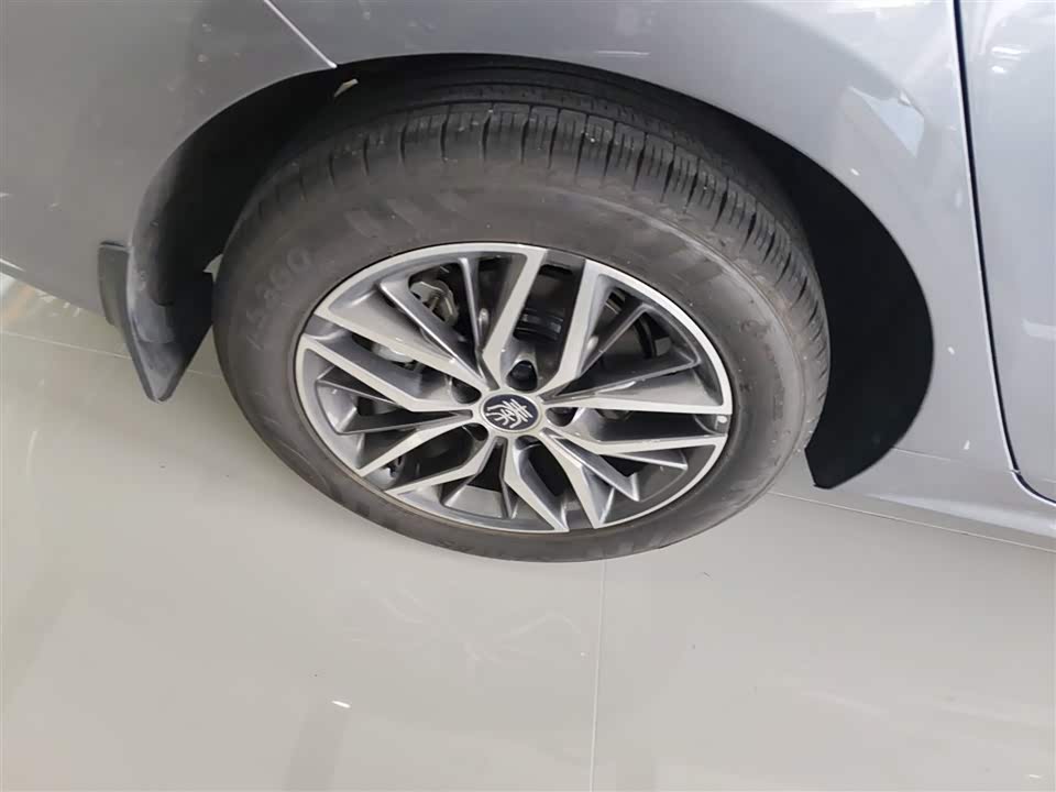 BYD Qin Yuan BYD Qin Yuan