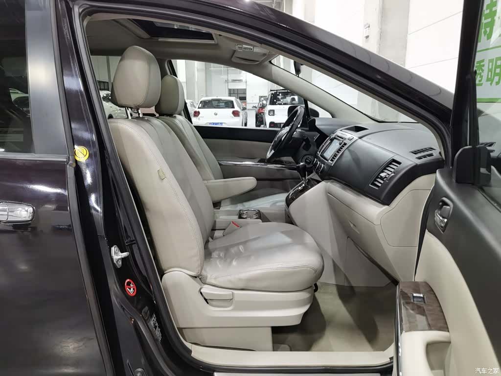 Mazda 8, 2013 23