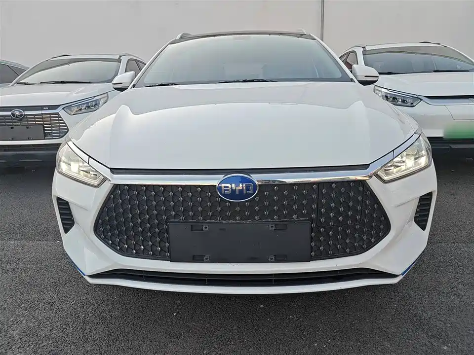 BYD e2
