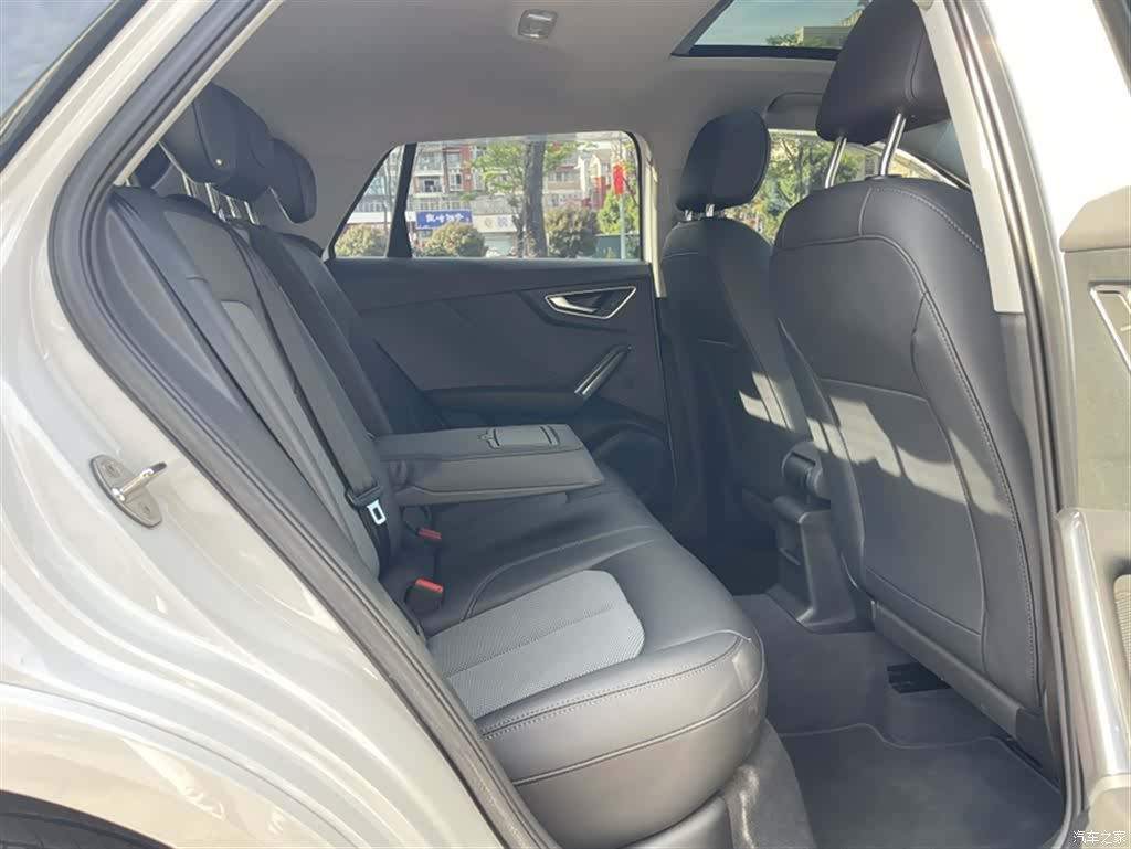 Audi Q2L, 2021 16
