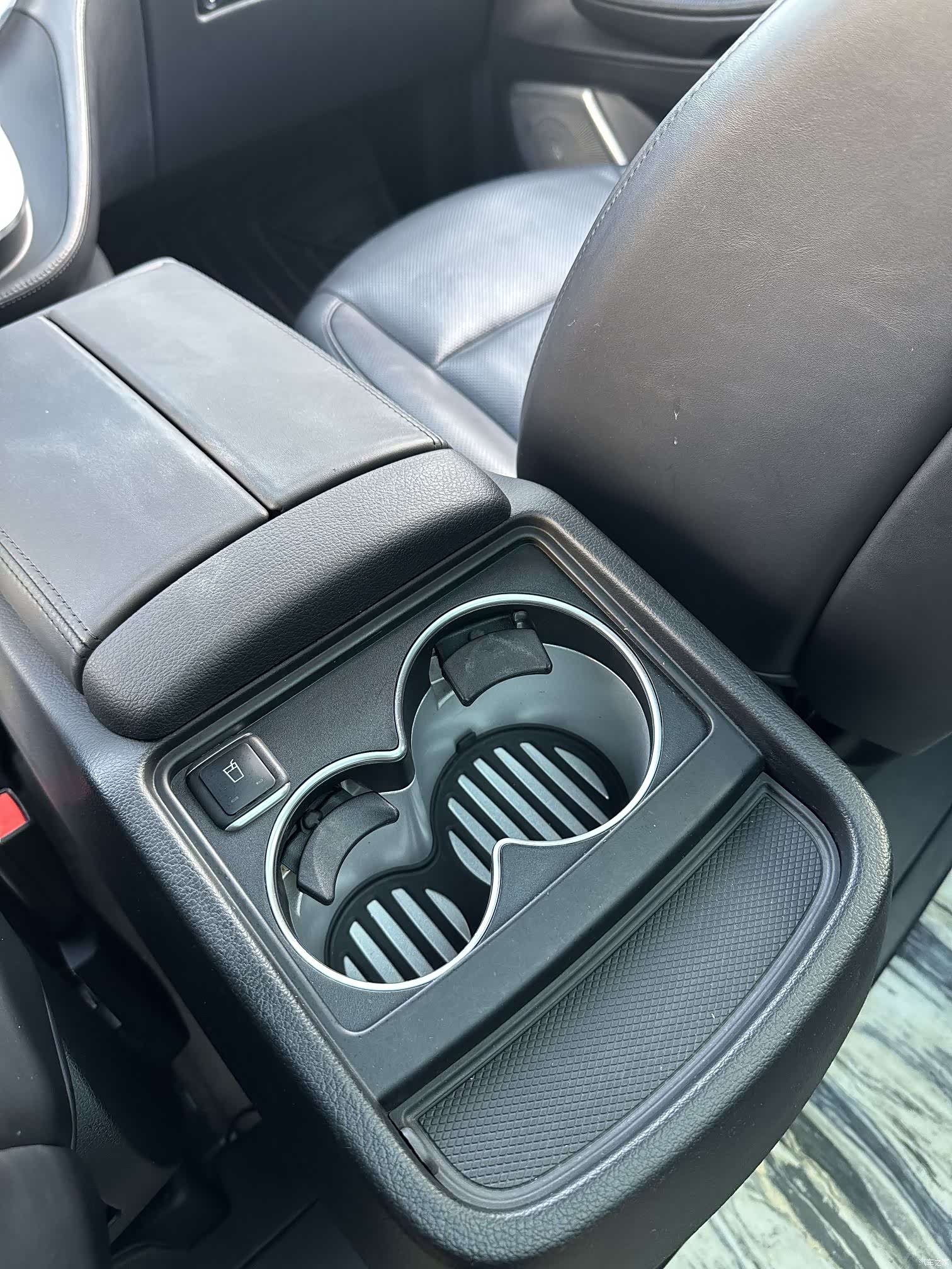 Mercedes-Benz V-Class, 2019 17