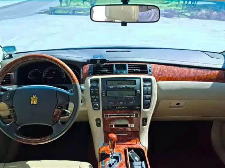 Toyota crown